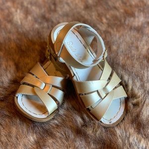 Toddler Girls Salt Water Sandals - GOLD ✨